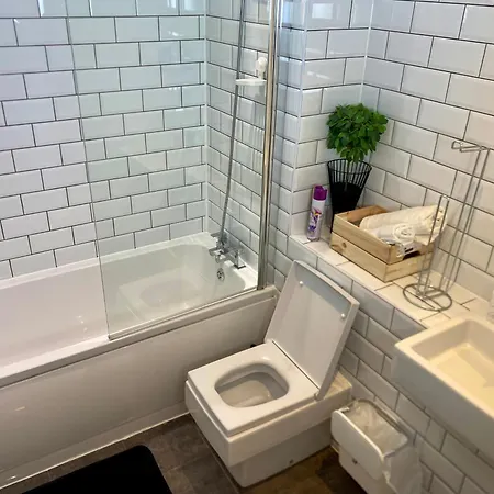 Luxury Urban Tranquility At B1 Birmingam