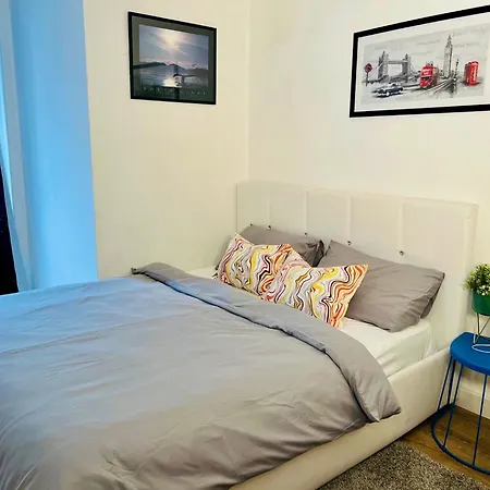Luxury Urban Tranquility At B1